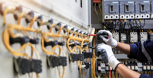 Professional Electrician technician working in Bellevue, NE